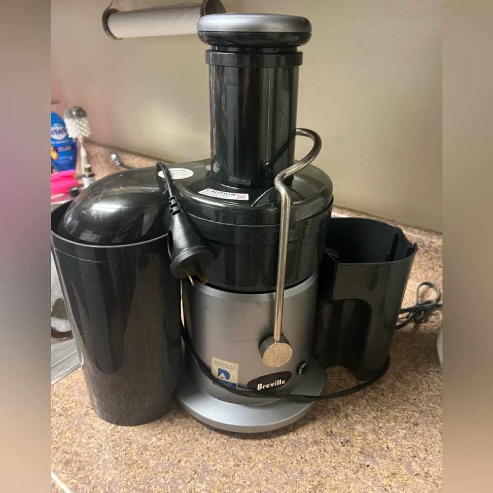 Breville Juicer COMPLETE